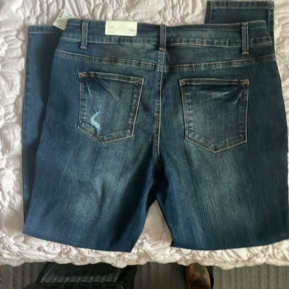 NWT Maurices Stretchy Jeans Size 16 - Picture 4 of 4